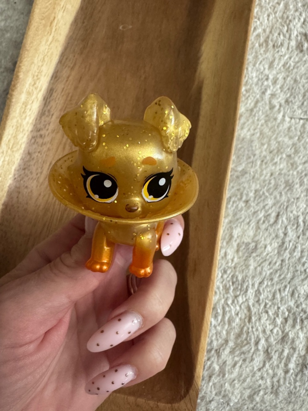 L.O.L. Surprise! Glitter Gold Puppy Figure